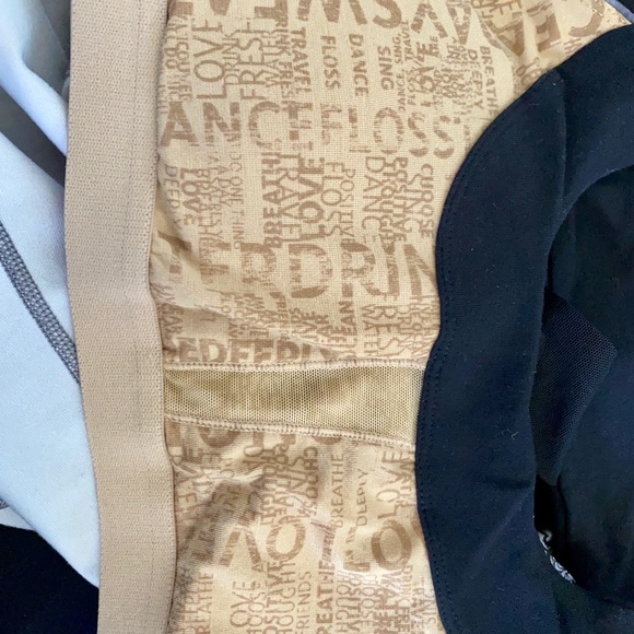 Classic Lululemon top - Picture 4 of 4